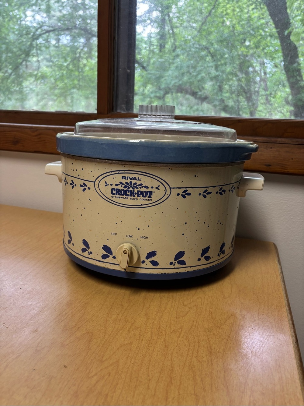Vintage 5QT Crock-Pot Cream and Blue Stoneware Slow Cooker